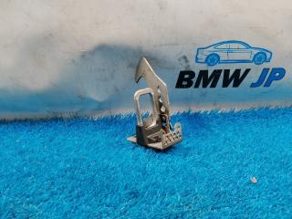 Фото запчасти крюк замка капота правый BMW X3 2014 контрактная запчасть Запчасть крюк замка капота правый BMW X3 2014