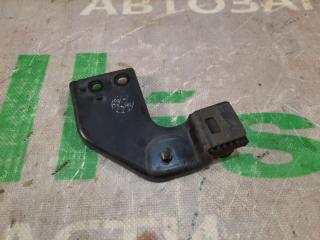 Запчасть крепление радиатора переднее левое Toyota Hilux Surf 2005