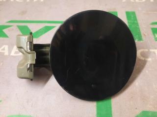 Фото запчасти лючок топливного бака Mitsubishi RVR 2010 контрактная запчасть Запчасть лючок топливного бака Mitsubishi RVR 2010