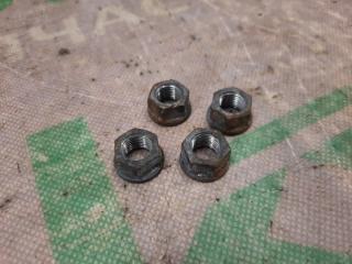 Гайка карданного вала. Nissan Atlas 2008