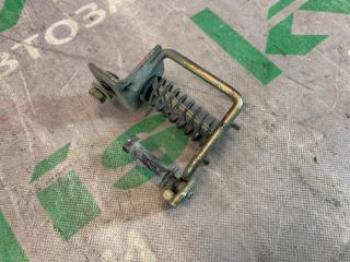 Запчасть крепление капота Jeep Cherokee 2001