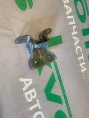 Запчасть кронштейн двери передний левый Toyota Rush 2008