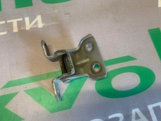 Запчасть кронштейн двери передний правый Toyota Rush 2008