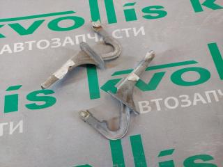 Запчасть крепление капота Isuzu Bighorn 1997