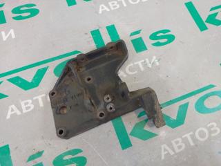 Крепление компрессора кондиционера. Nissan Safari 1998