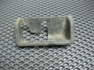 НАКЛАДКА ПЕТЛИ БАГАЖНИКА Toyota Vitz 2002