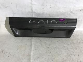 Накладка двери багажника задняя Toyota Gaia 1998-2004