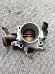 Дроссельная заслонка Mazda Demio 2000