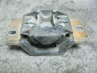 Подушка АКПП передняя левая Mazda Demio 2004