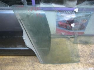 Стекло двери передней левой переднее левое Mazda Premacy 2000