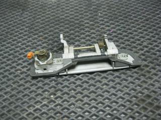 Ручка двери наружная левая передняя передняя левая Mirage V 1999 CM2A