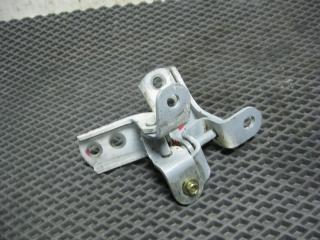 Петля двери передней правой передняя правая Toyota Sprinter 1994