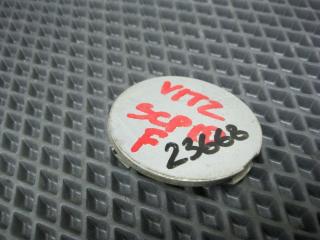 Заглушка буксировочного крюка передняя Toyota Vitz 1999
