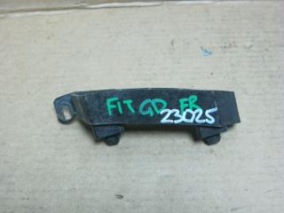 Крепление переднего бампера переднее правое Honda Fit 2001