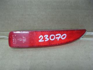 Катафот в бампер задний правый Mazda Axela 2003