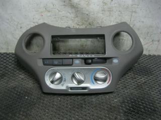 Блок управления климат-контролем Toyota Platz 2003