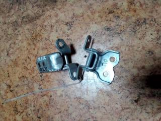 Петля двери передней правой передняя правая Toyota Vitz 2003