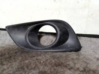 ОПРАВА ТУМАНКИ передняя правая Toyota Avensis 2006
