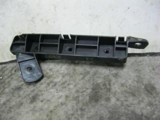 Крепление переднего бампера заднее левое Mitsubishi Colt 2006