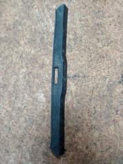 НАКЛАДКА ПЕТЛИ БАГАЖНИКА Toyota Carina 2000