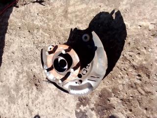 Запчасть ступица передняя левая Subaru Impreza GD/GC/GG 2000-2002