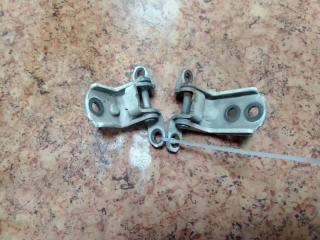 Петля двери задней левой задняя левая Nissan Sunny 1998-2004 Б/У Петля двери задней левой задняя левая Nissan Sunny 1998-2004