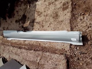 Порог правый передний правый Toyota Vitz 1999-2005
