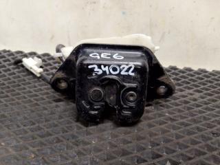 Замок двери багажника Honda FIT 2008