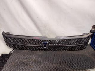 Решетка радиатора Toyota Voxy 2004