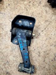 Запчасть рычаг передний верхний правый передний правый Nissan Primera 1999