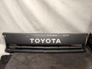 Решетка радиатора Toyota Hiace 2004