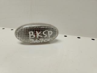 Повторитель поворота в крыло передний Mazda Axela 2006 контрактная Повторитель поворота в крыло передний Mazda Axela 2006