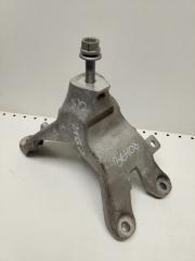 Запчасть кронштейн опоры двигателя правый Audi Q5