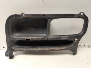 Оправа туманки левая передняя левая Toyota Avensis 2004