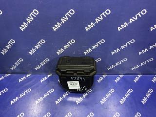 Блок предохранителей под капотом BMW 3-Series 2017 контрактная Блок предохранителей под капотом BMW 3-Series 2017