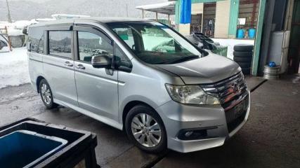 Запчасть плафон салона передний HONDA STEPWGN 2010