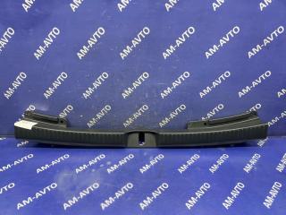 Панель замка багажника TOYOTA KLUGER V 2002