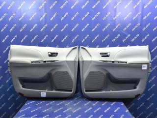 Обшивка двери TOYOTA SIENNA 2011
