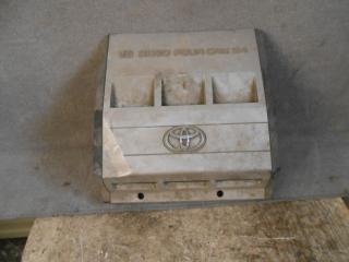 Запчасть крышка двс декоративная Toyota Windom