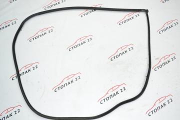 Уплотнительная резинка дверей задняя левая Toyota Corolla 2000-2006