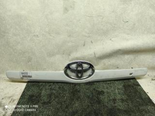 Накладка крышки багажника Toyota Camry