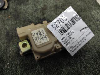 Запчасть замок 5-й двери Nissan Primera