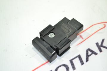 Кнопка включения кондиционера Toyota Corolla 2001 контрактная Кнопка включения кондиционера Toyota Corolla 2001