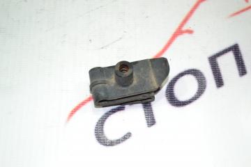 Запчасть крепление подкрылка Toyota Corolla 2002