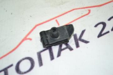 Запчасть крепление подкрылка Toyota Corolla 2000-2006