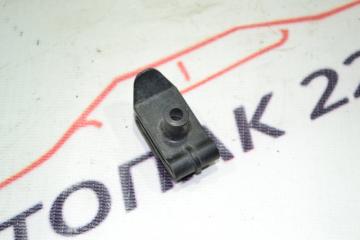 Запчасть крепление подкрылка Toyota Corolla 2000-2006