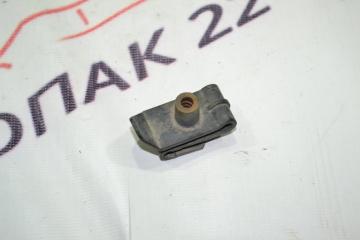 Запчасть крепление подкрылка Toyota Corolla 2000-2006
