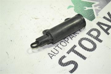 Запчасть амортизатор бардачка Toyota Runx 2003