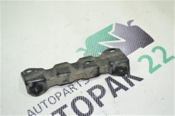 Крепление площадки аккумулятора Toyota Allex 2001