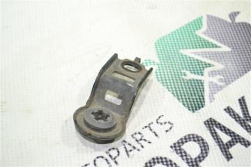 Крепление радиатора охлаждения Toyota Corolla 2002